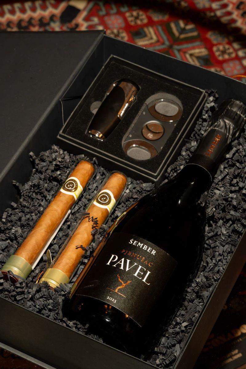 Paket 26 Compadre Pavel